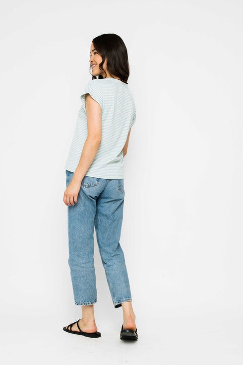 Daisy-Textured Rib Roll Cuff Tee